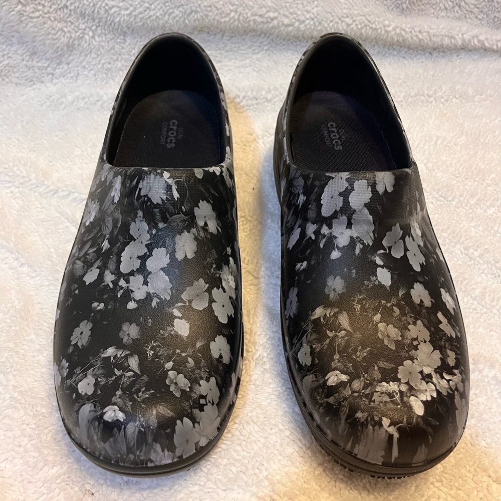 CROCS Women's "Neria Pro II"  Clogs  Floral Black / White #205385 Size 10